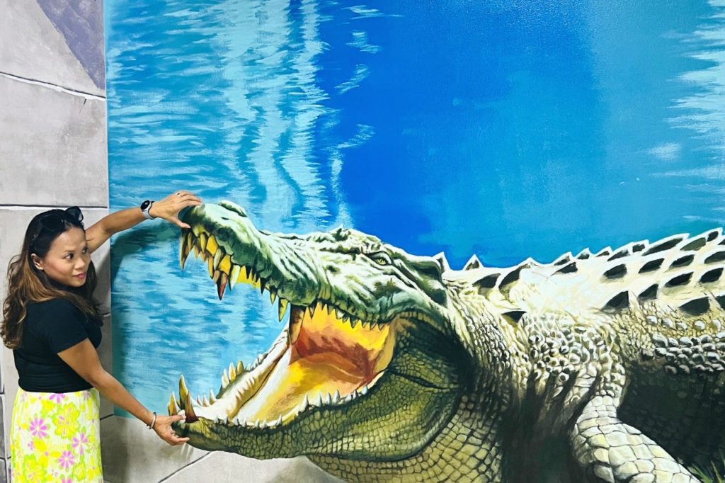A 3D painting with a crocodile.